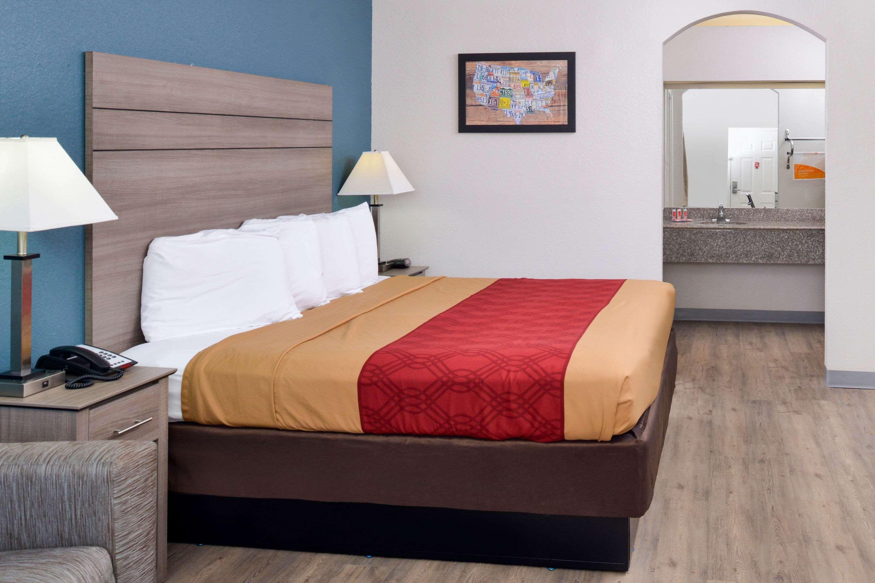 Econo Lodge Inn & Suites Port Arthur Near Sabine Pass מראה חיצוני תמונה