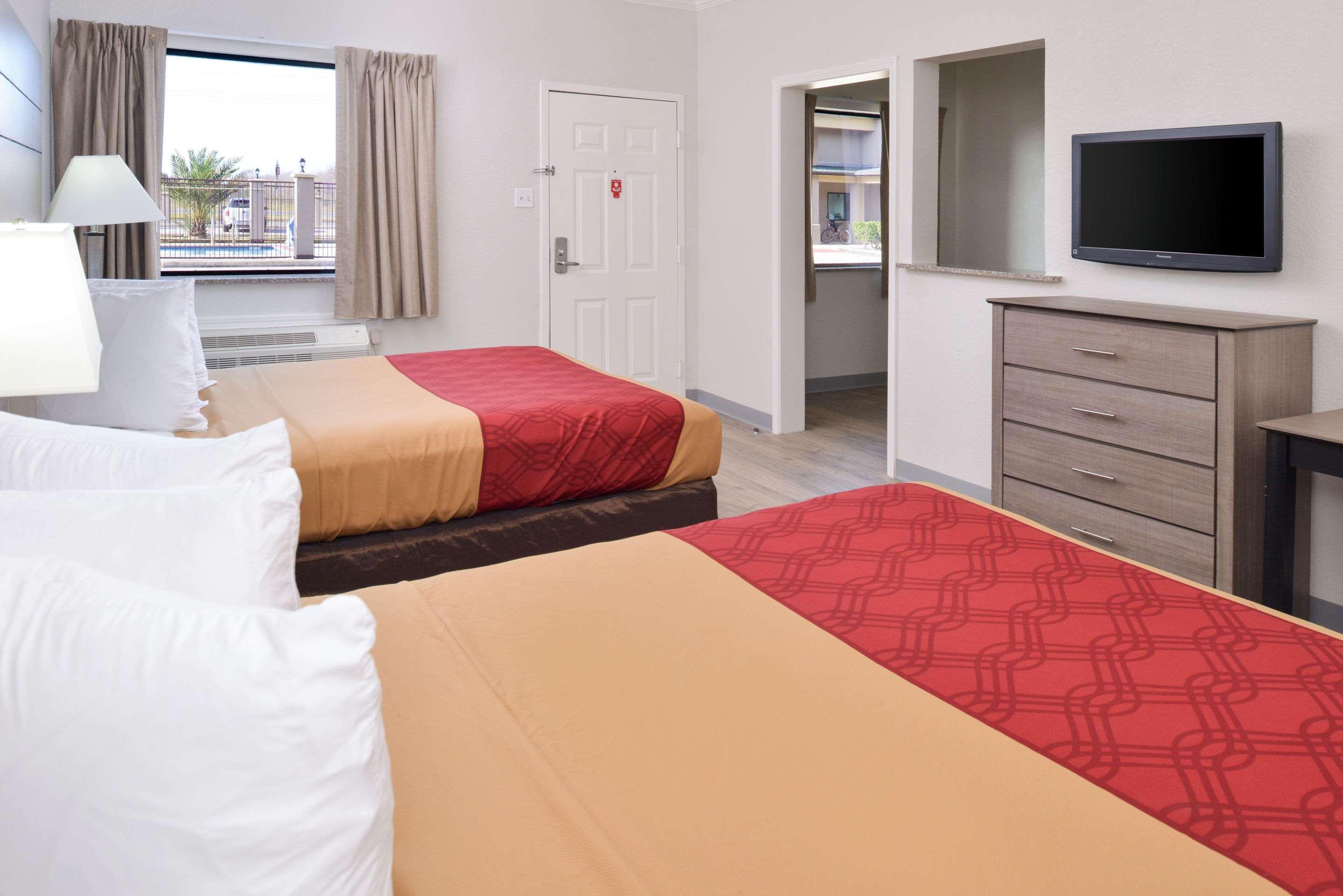 Econo Lodge Inn & Suites Port Arthur Near Sabine Pass מראה חיצוני תמונה