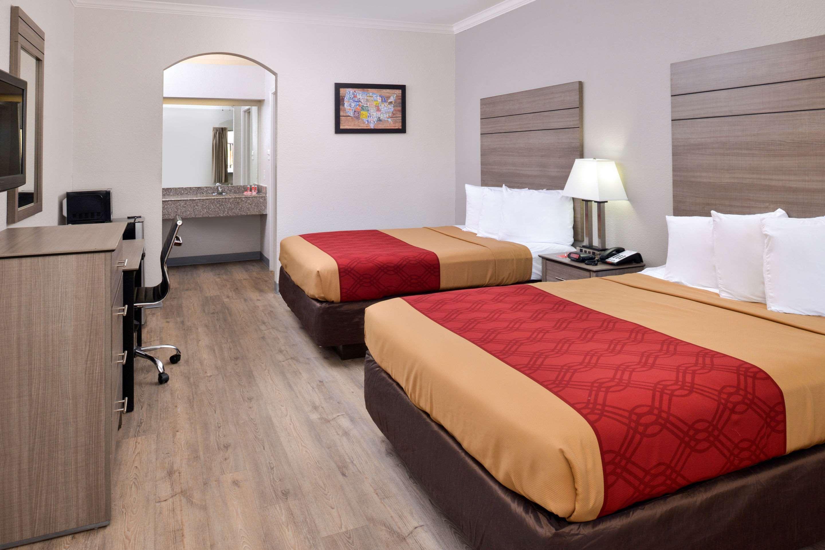 Econo Lodge Inn & Suites Port Arthur Near Sabine Pass מראה חיצוני תמונה