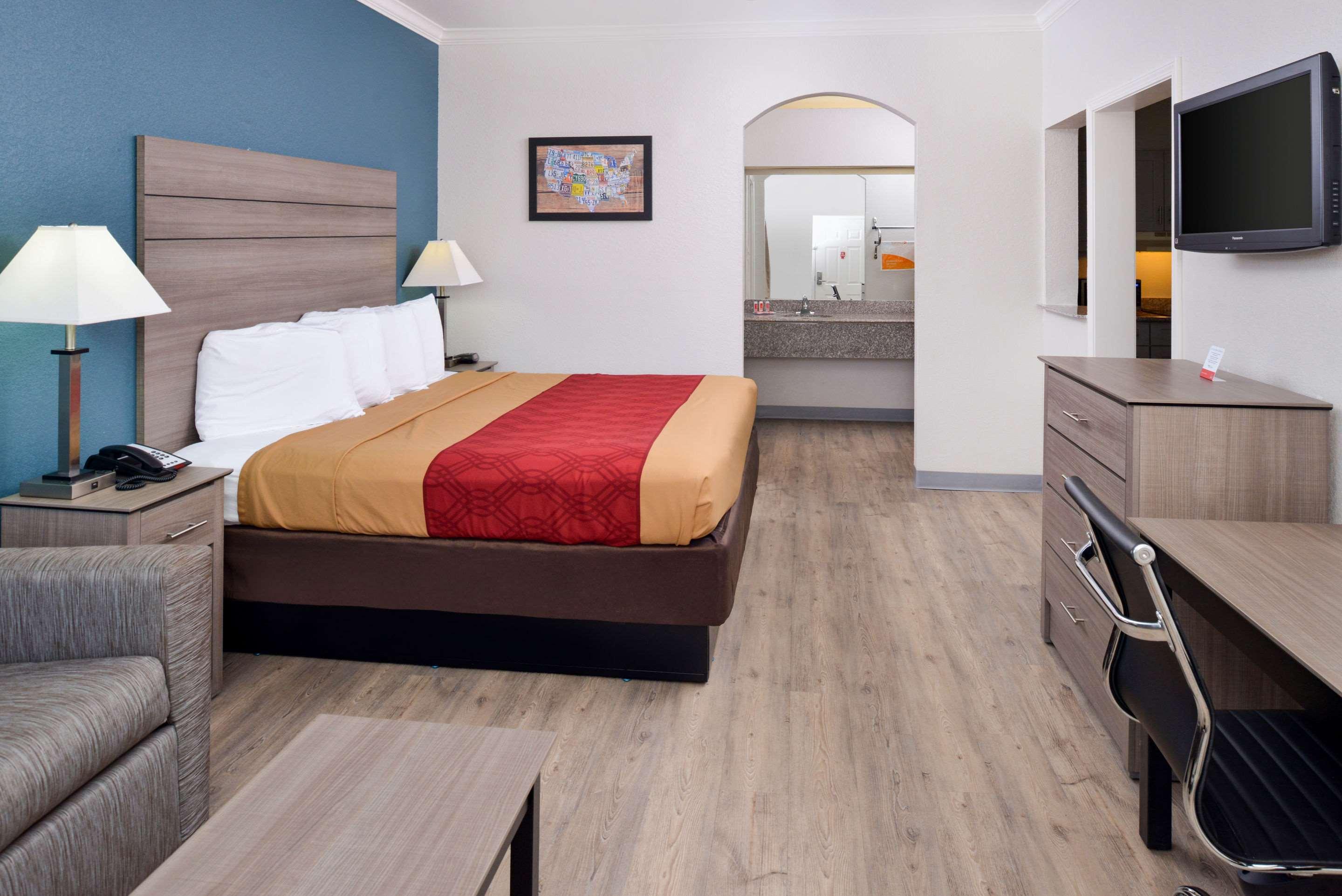 Econo Lodge Inn & Suites Port Arthur Near Sabine Pass מראה חיצוני תמונה