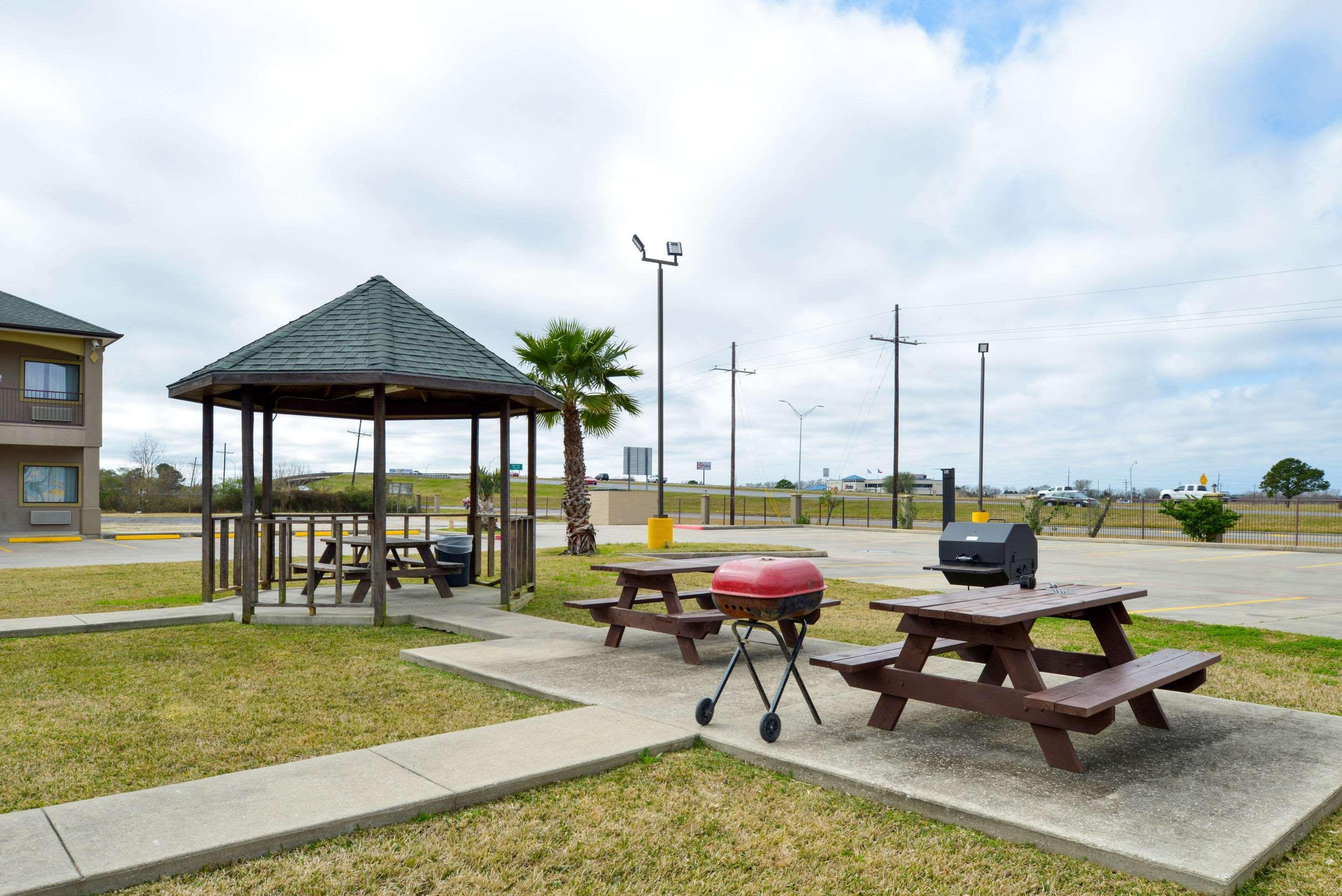 Econo Lodge Inn & Suites Port Arthur Near Sabine Pass מראה חיצוני תמונה